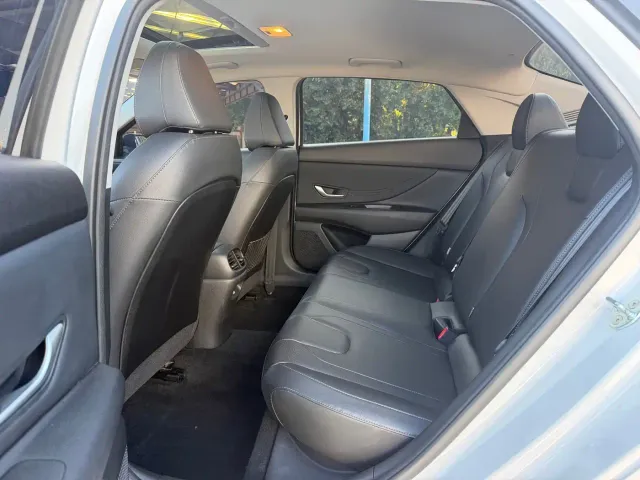 Hyundai Elantra — Фото автомобиля 7