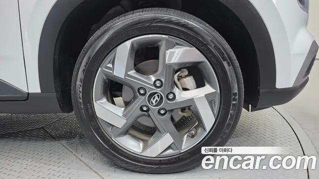 Hyundai Venue — Фото автомобиля 21