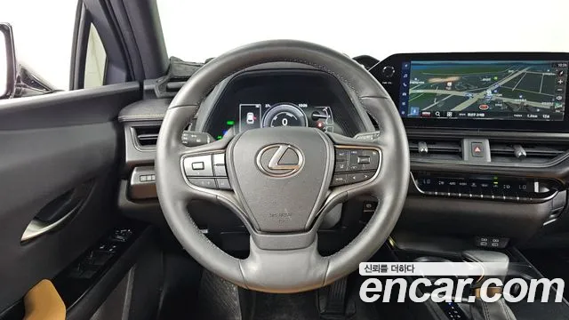 Lexus UX — Фото автомобиля 13