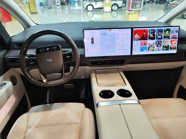 Li Auto MEGA — Фото автомобиля 9