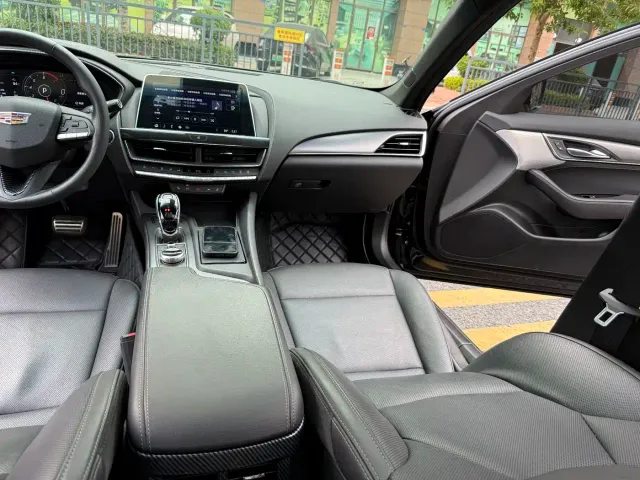 Cadillac CT5 — Фото автомобиля 6
