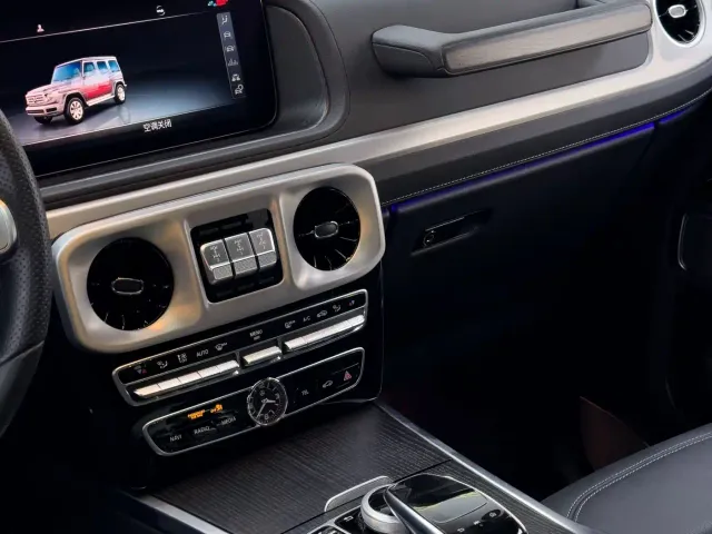Mercedes-Benz G-Class — Фото автомобиля 24
