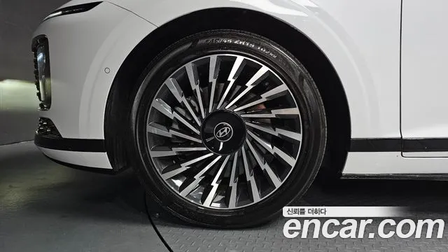 Hyundai Grandeur GN7 — Фото автомобиля 5