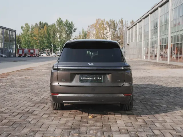 Li Auto L9 — Фото автомобиля 6