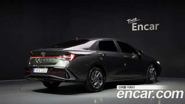 Hyundai Avante CN7 — Фото автомобиля 2