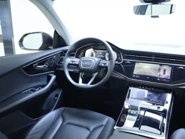 Audi Q8 — Фото автомобиля 14