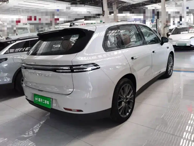 Leapmotor C10 — Фото автомобиля 6