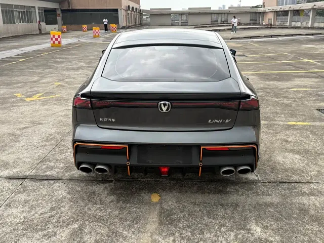 Changan UNI-V — Фото автомобиля 10