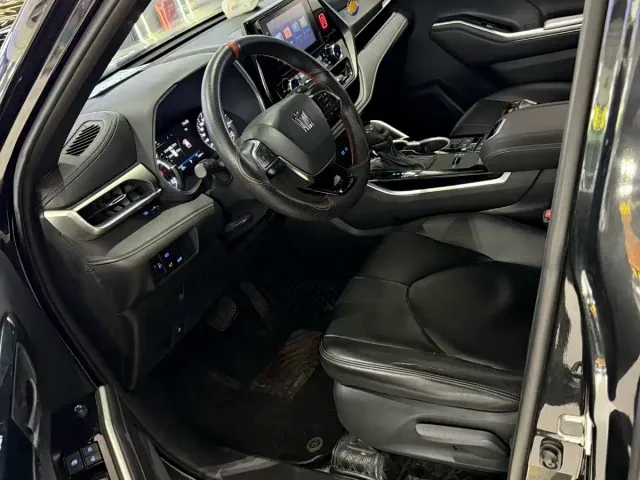 Toyota Crown Kluger — Фото автомобиля 4