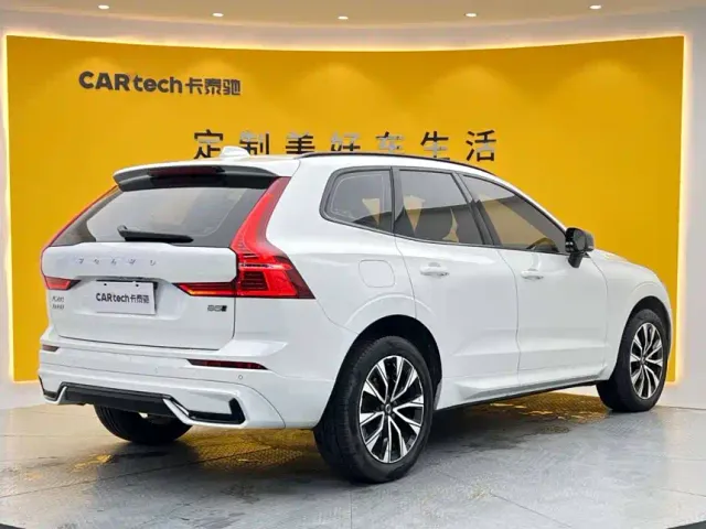 Volvo XC60 — Фото автомобиля 4