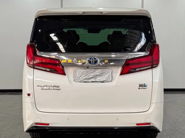 Toyota Alphard — Фото автомобиля 5