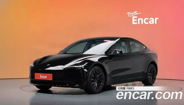 Фотография автомобиля — Tesla Model 3