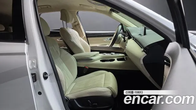 Genesis GV70 — Фото автомобиля 16