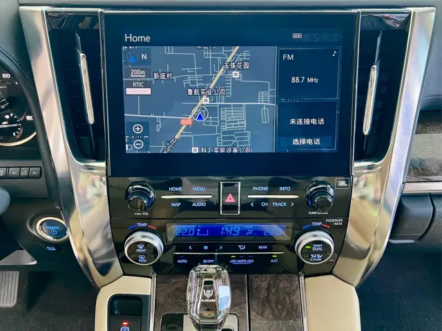 Toyota Alphard — Фото автомобиля 16