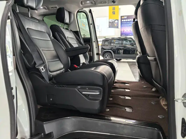GAC Trumpchi E8 — Фото автомобиля 7