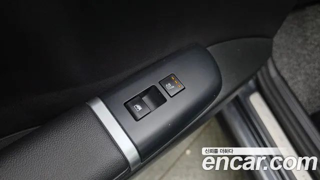 Hyundai Grandeur Grandeur (GN7) 2.5 Бензин 2WD — Фото автомобиля 28