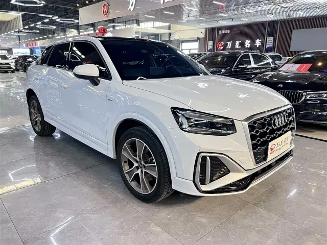 Audi Q2L — Фото автомобиля 3