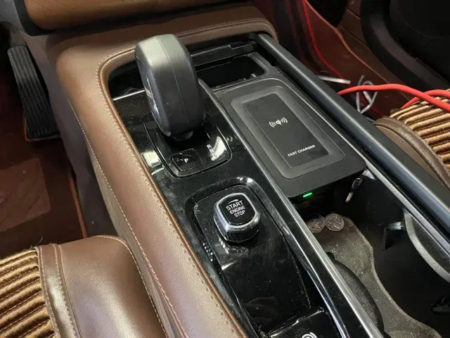 Volvo XC90 — Фото автомобиля 11