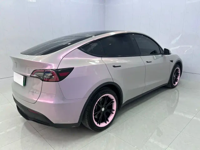 Tesla Model Y — Фото автомобиля 5