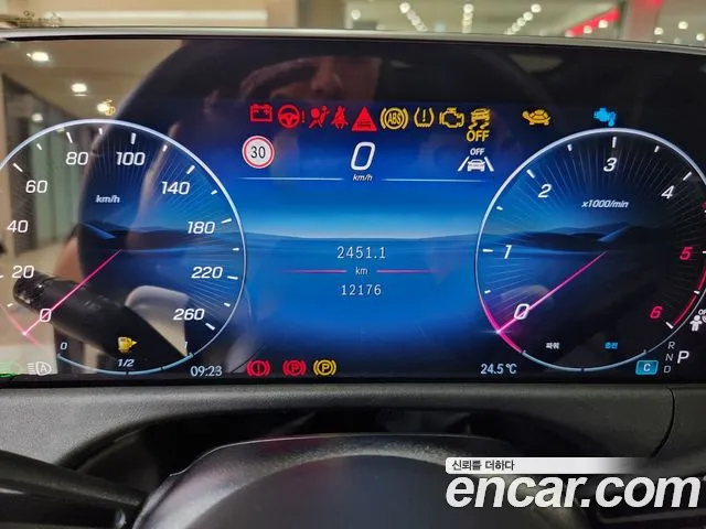 Mercedes-Benz E-Class — Фото автомобиля 8