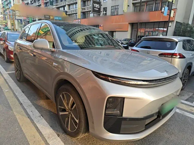 Li Auto L6 — Фото автомобиля 3