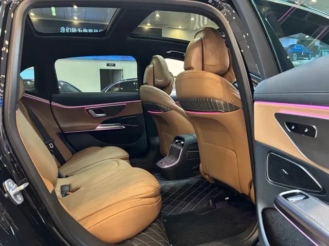 Mercedes-Benz E-Class — Фото автомобиля 10