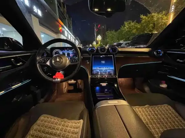Mercedes-Benz C-Class — Фото автомобиля 3