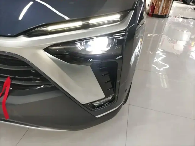 Nio ES8 — Фото автомобиля 23