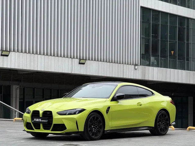 BMW M4 — Фото автомобиля 3