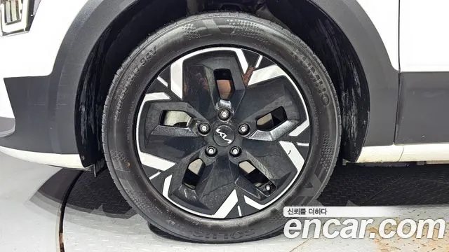 Kia Niro — Фото автомобиля 5