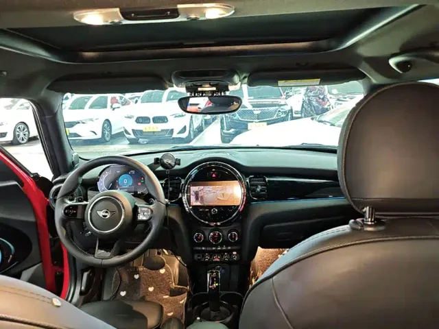 MINI Hatch — Фото автомобиля 17