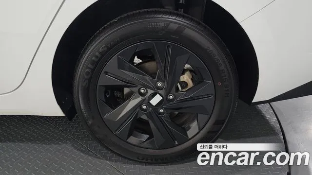 Hyundai Avante CN7 — Фото автомобиля 6