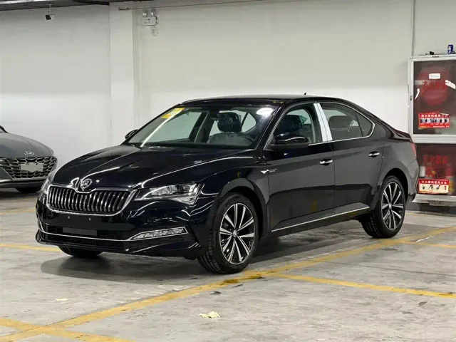 Фотография автомобиля — Skoda Superb