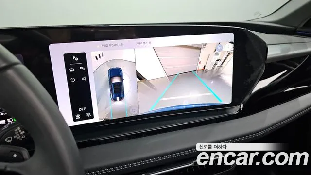 Audi Q6 e-tron — Фото автомобиля 16