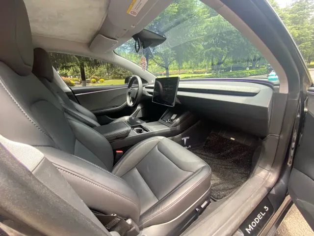 Tesla Model 3 — Фото автомобиля 8