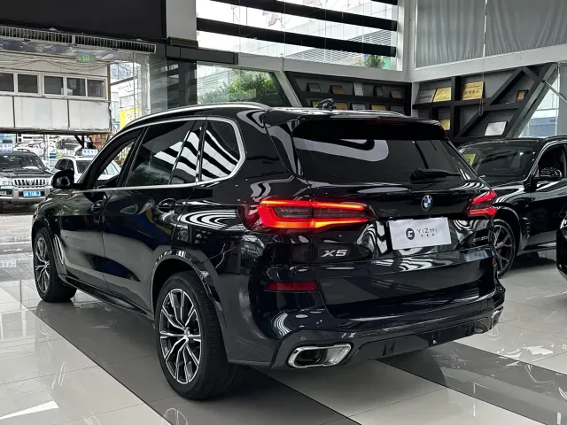 BMW X5 — Фото автомобиля 4