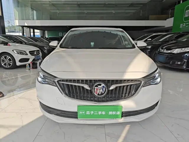 Buick Excelle — Фото автомобиля 2