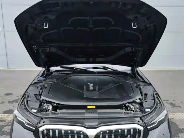BMW i5 — Фото автомобиля 11