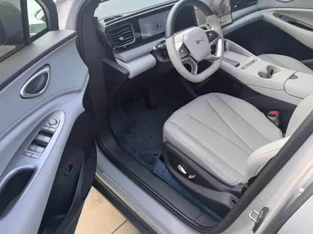 BYD Sealion 06 — Фото автомобиля 15