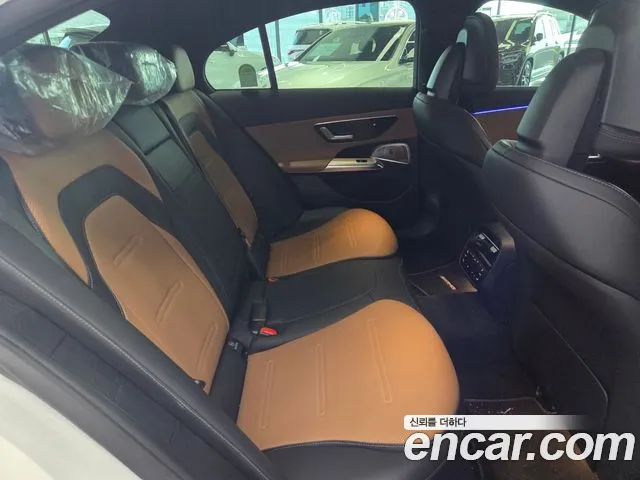 Mercedes-Benz E-Class — Фото автомобиля 18