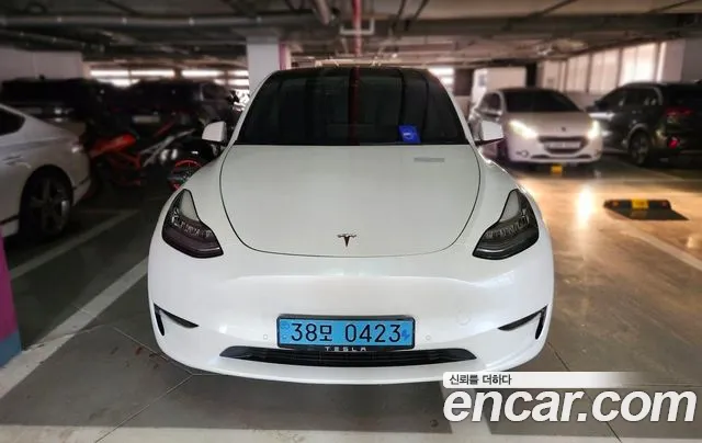 Tesla Model Y — Фото автомобиля 2