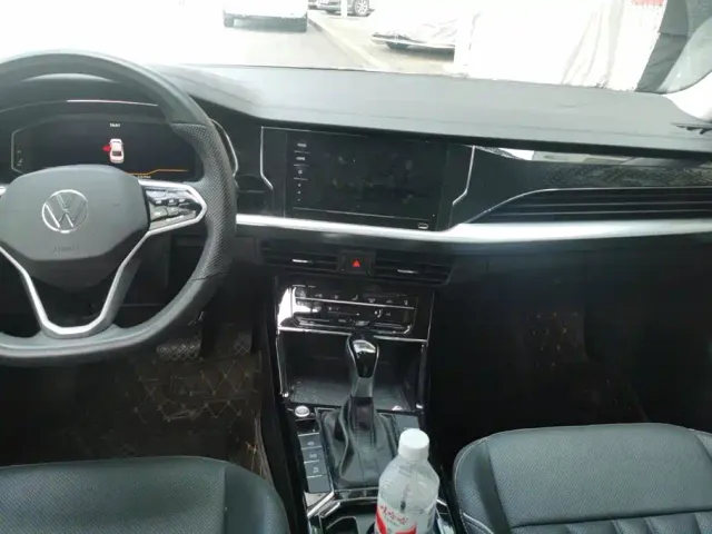 Volkswagen Passat — Фото автомобиля 13