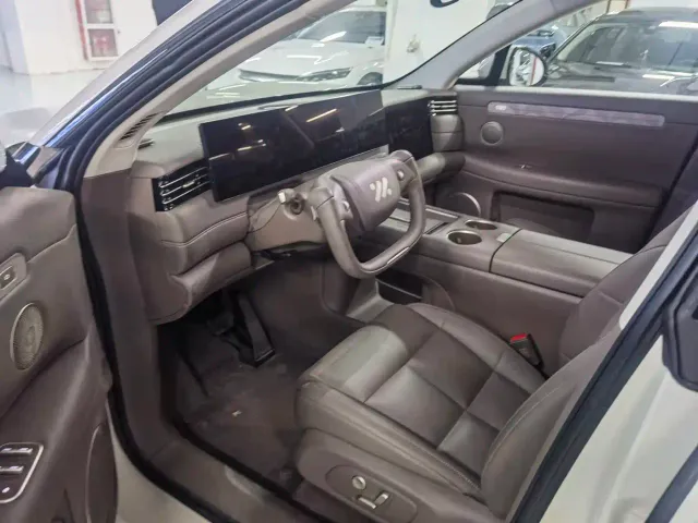 IM Motors LS6 — Фото автомобиля 3