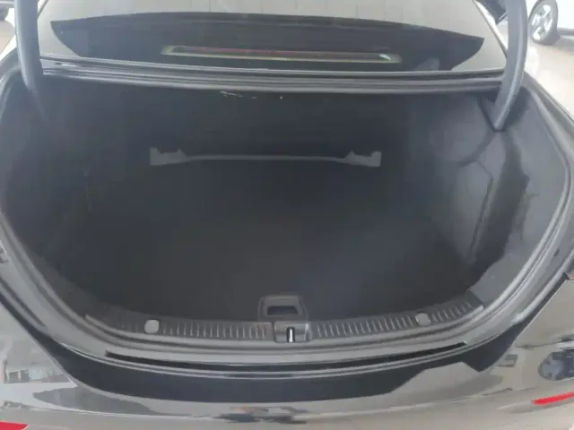 Mercedes-Benz E-Class — Фото автомобиля 4