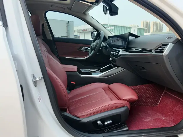 BMW 3 Series — Фото автомобиля 12