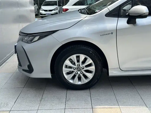 Toyota Corolla — Фото автомобиля 5