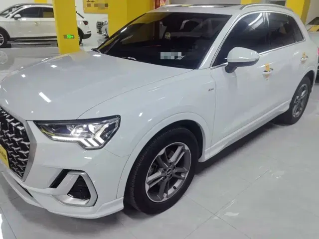Фотография автомобиля — Audi Q3