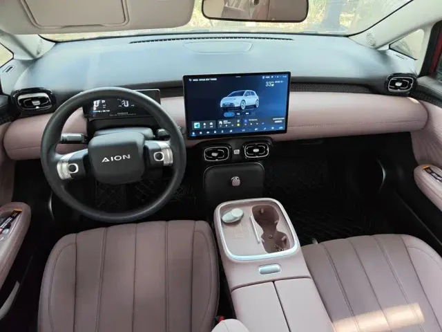 GAC Aion UT — Фото автомобиля 10
