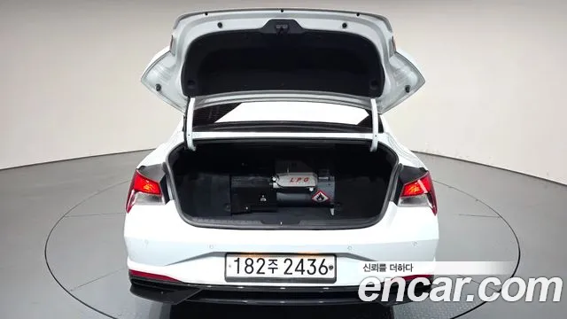 Hyundai Avante CN7 — Фото автомобиля 26