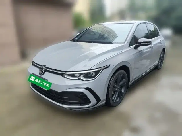Фотография автомобиля — Volkswagen Golf